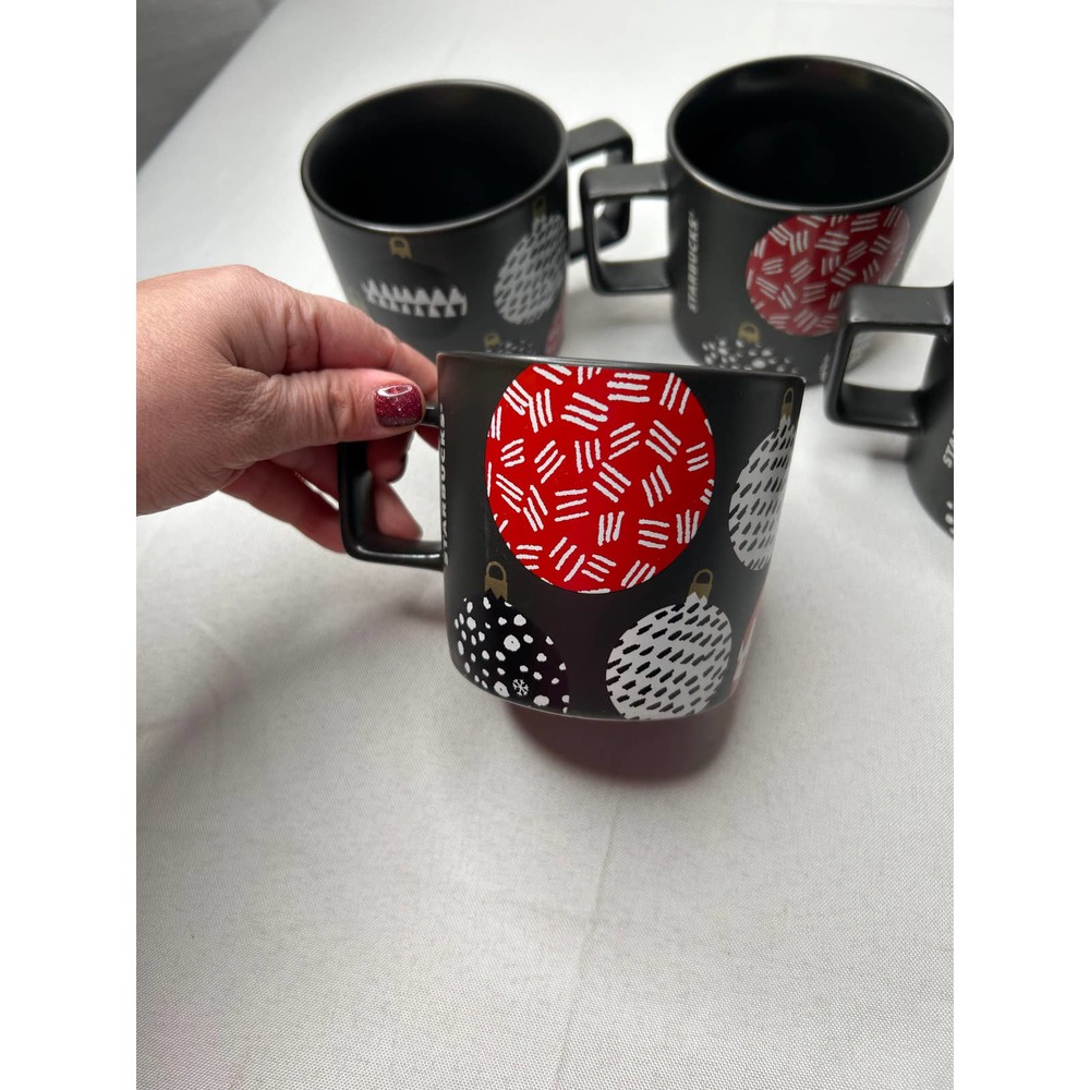 Starbucks 2016 Holiday Coffee Mug Set of 4 Mugs Black Red White Like New 14 Oz